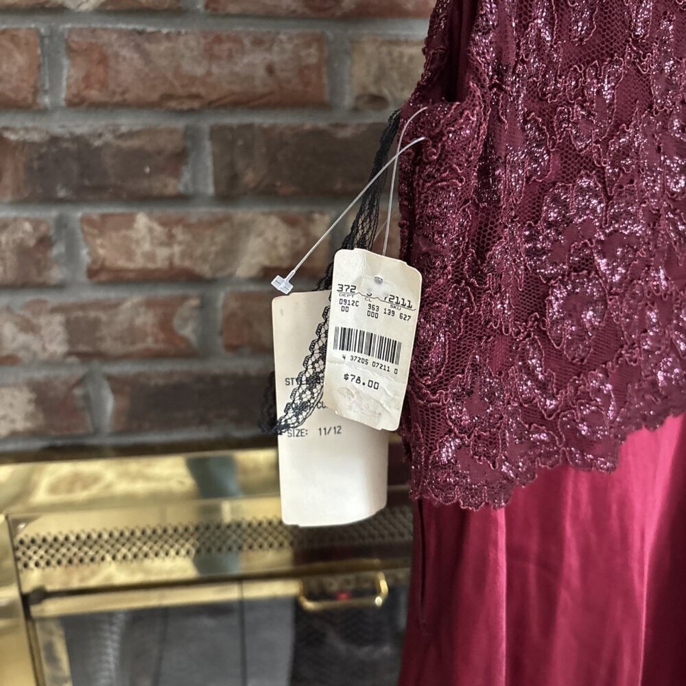 vintage steppin out dress Burgundy Satin Look Size 11/12 NOS See Measurements - Picture 5 of 10
